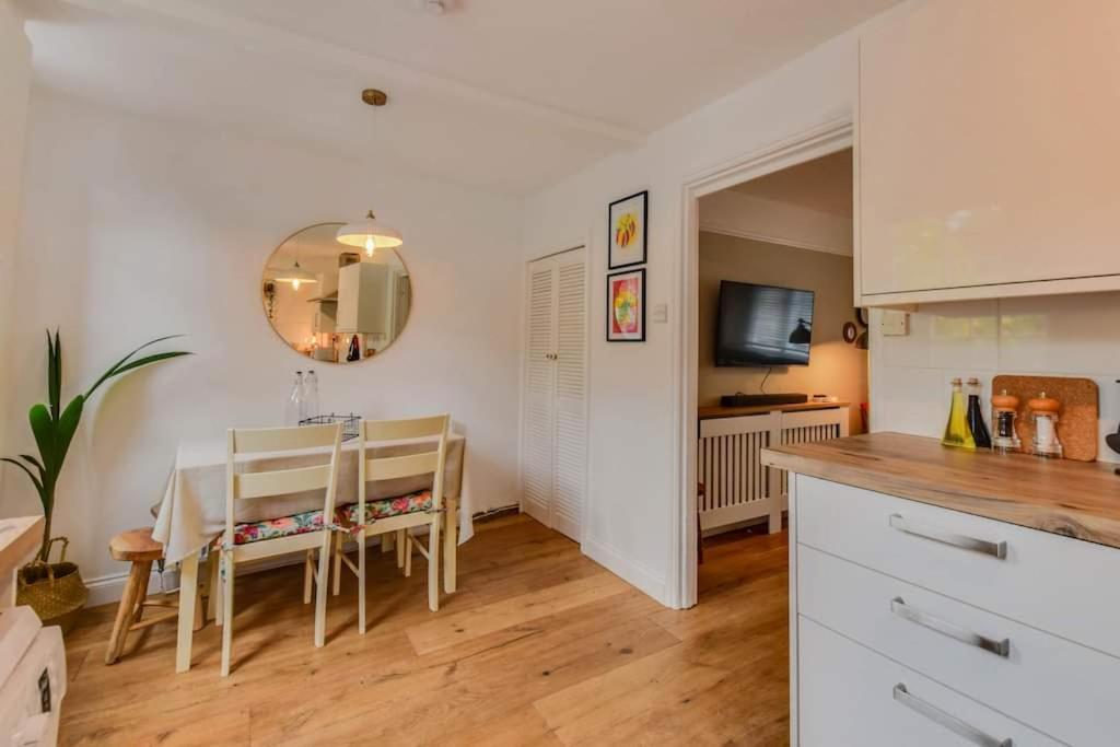 Cheerful 3 Bed Grade II Central Cottage Cirencester Eksteriør billede